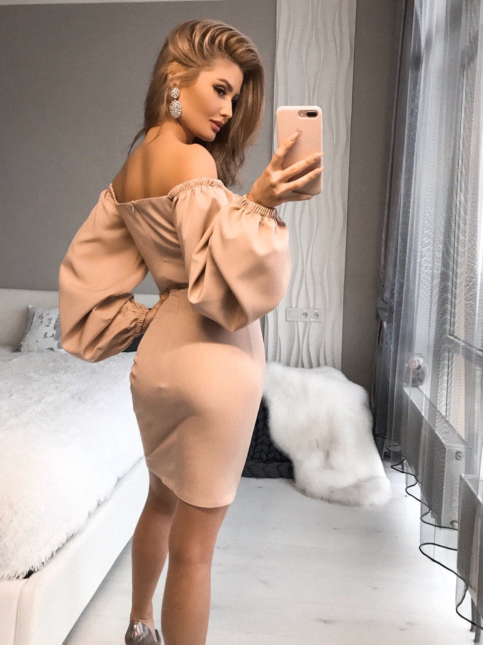 Beige midi dress with voluminous sleeves