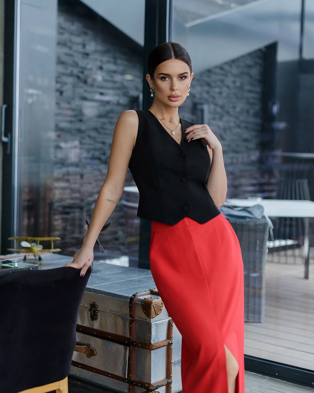 Red skirt with a slit