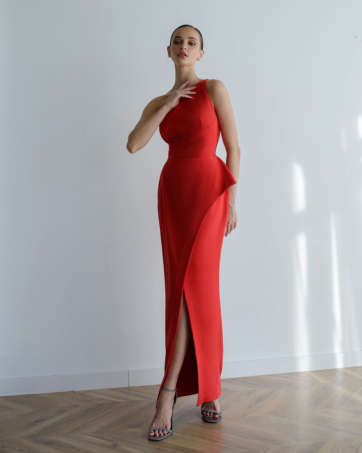 Red silhouette evening dress 