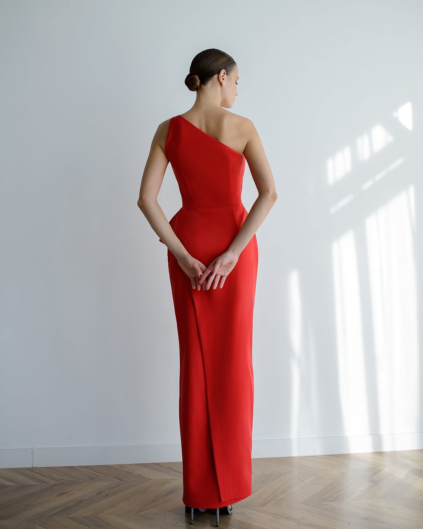 Red silhouette evening dress 