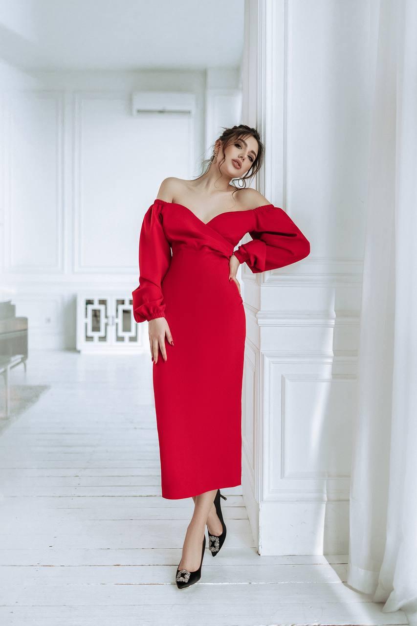 Red midi dress with voluminous sleeves 