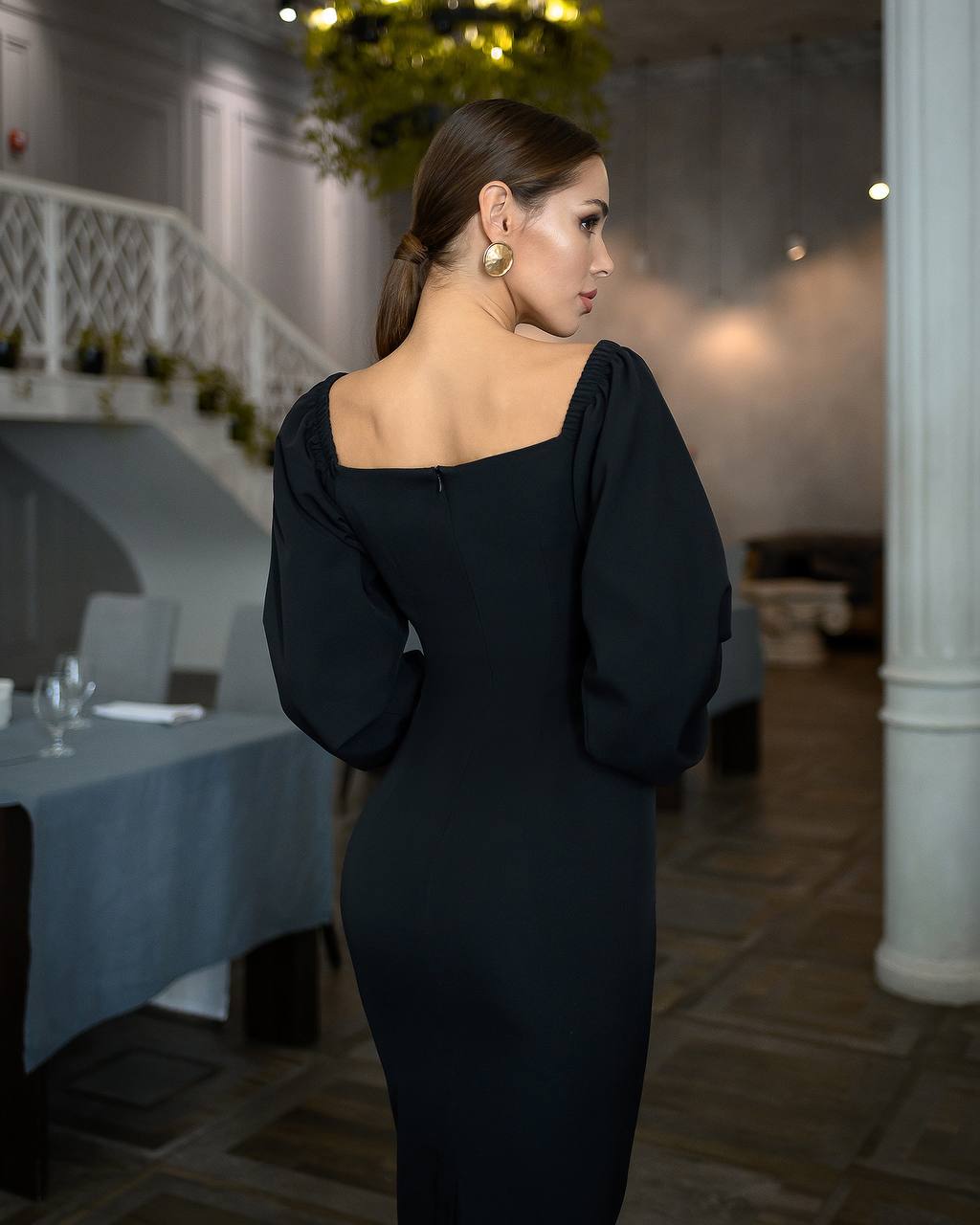 Black midi dress with voluminous sleeves 