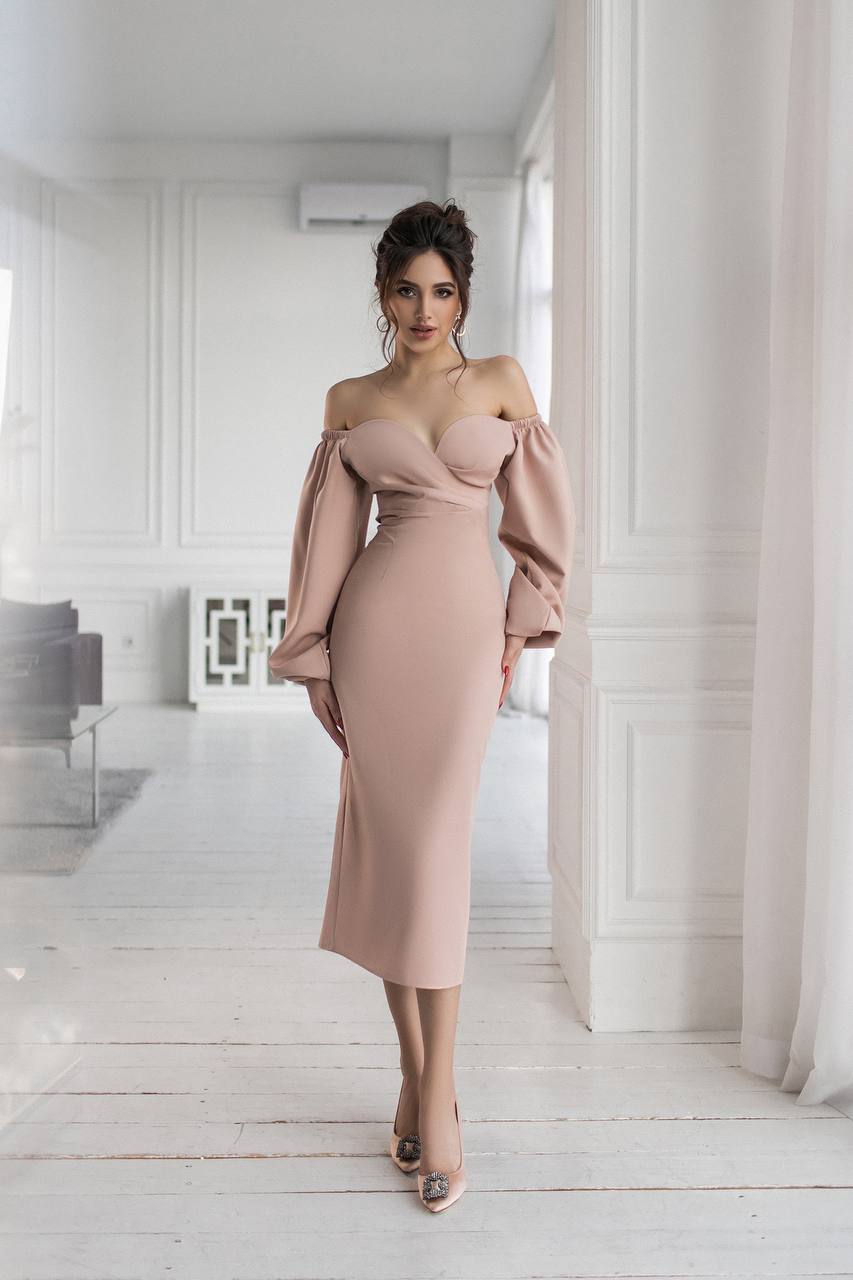 Beige midi dress with voluminous sleeves