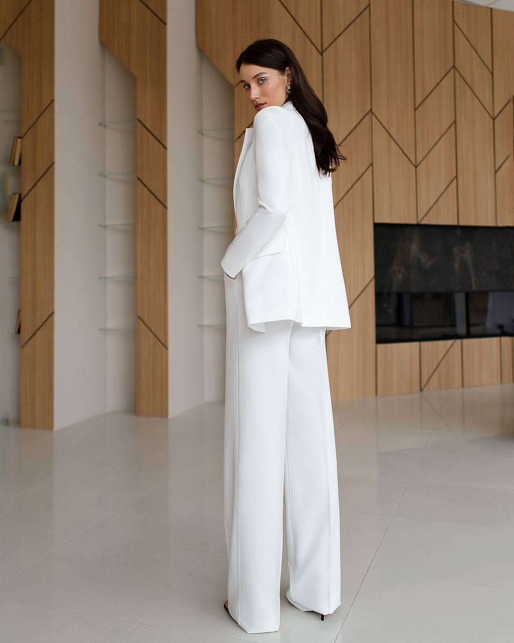 Milk suit with wide pants and belt included