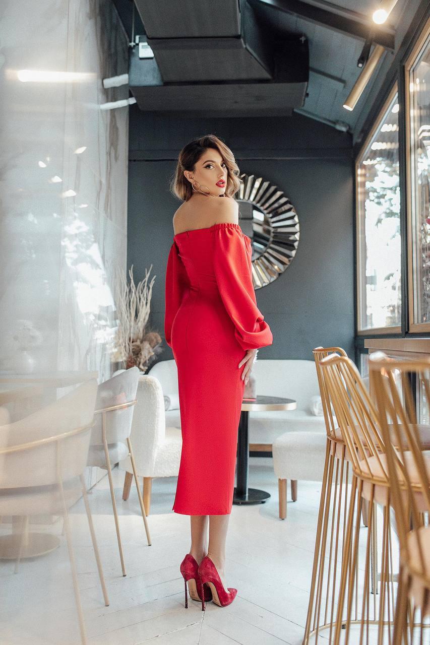 Red midi dress with voluminous sleeves 