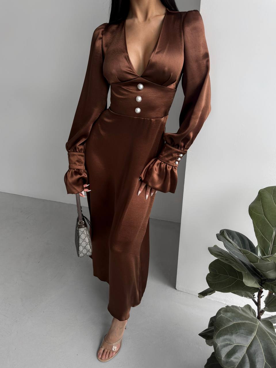 Brown midi dress with buttons