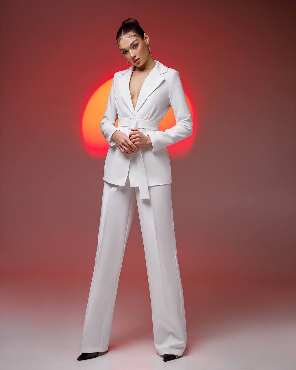 Milk suit with wide pants and belt included