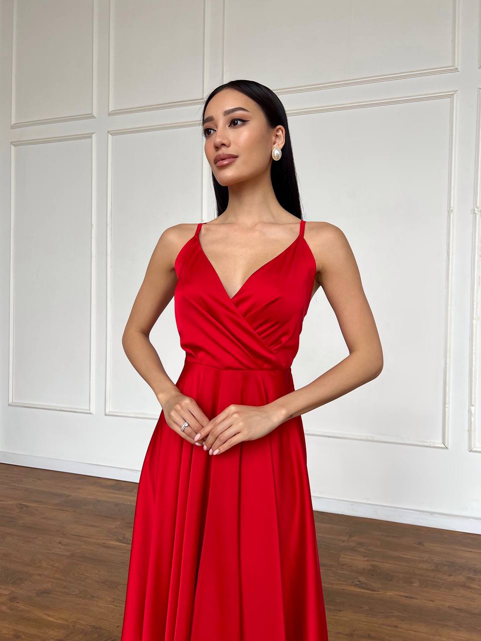 Red dress with an open back and a lush skirt