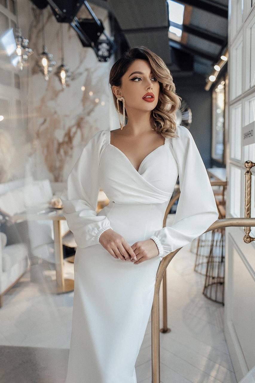 Milk midi dress with voluminous sleeves 