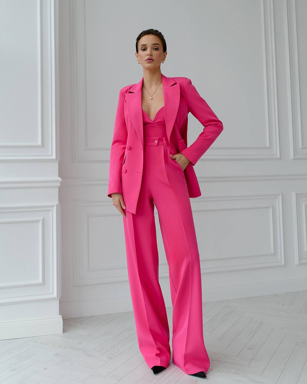 Raspberry three-piece suit with a top