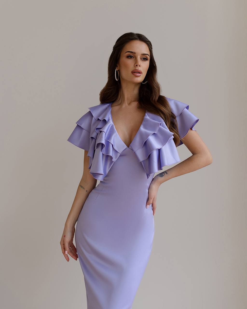 Lavender silhouette dress with a collar