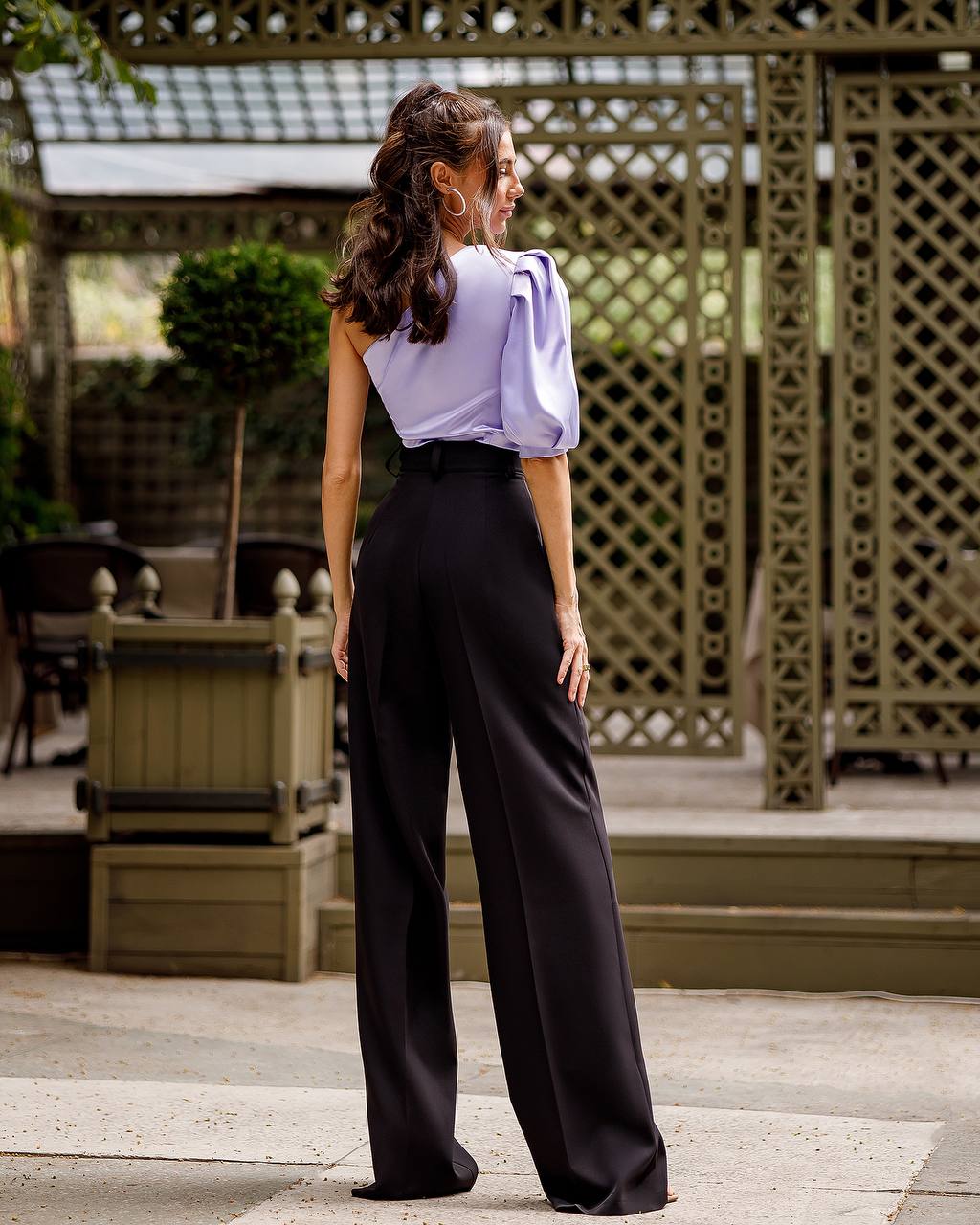 Black wide trousers