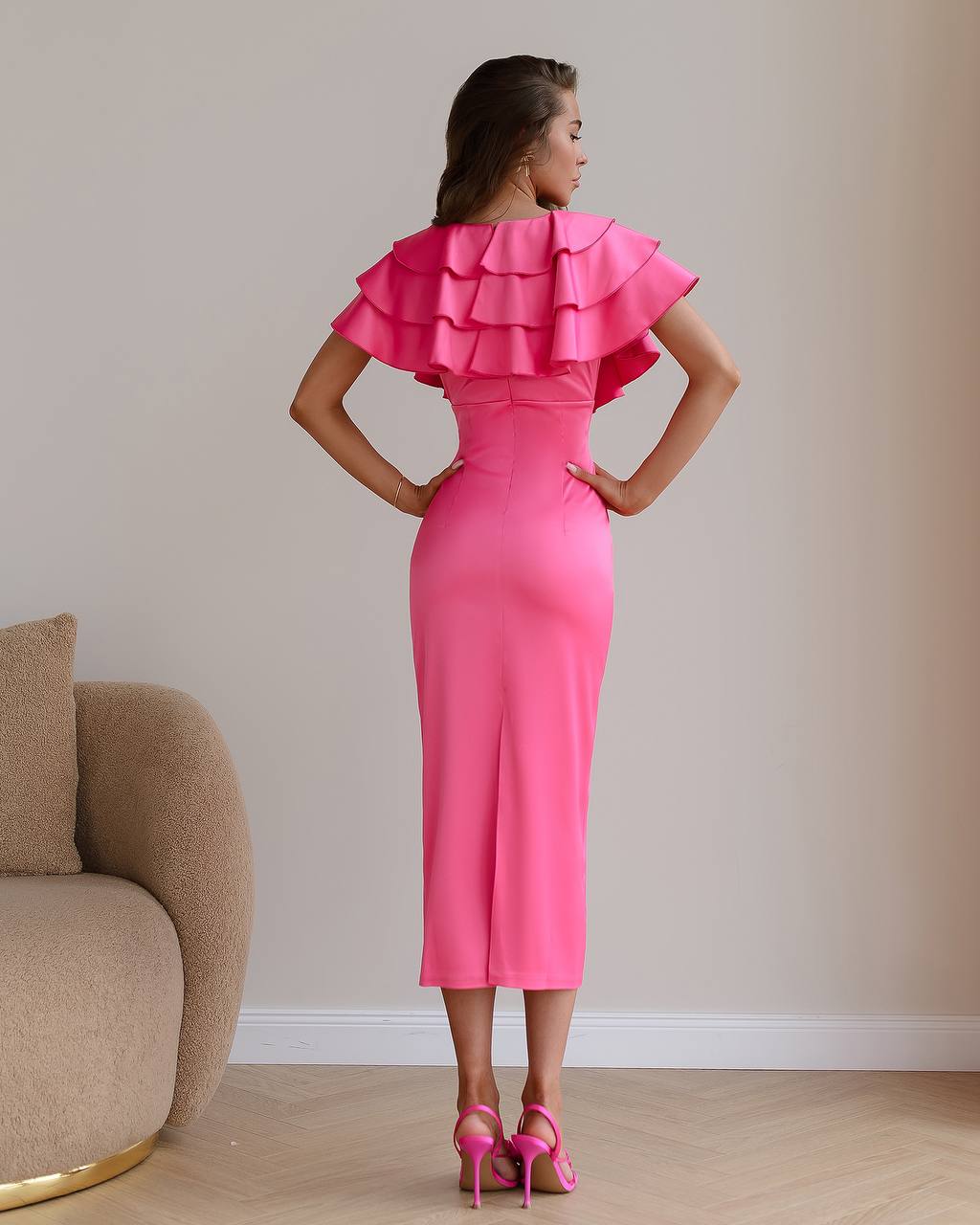 Raspberry silhouette dress with collar