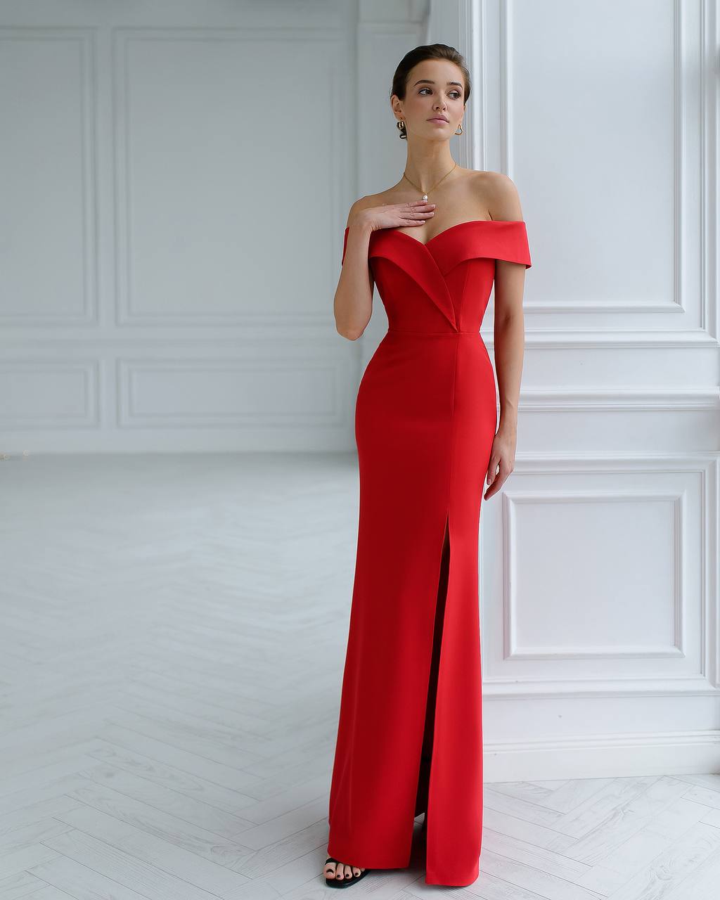 Red evening maxi dress with slit 