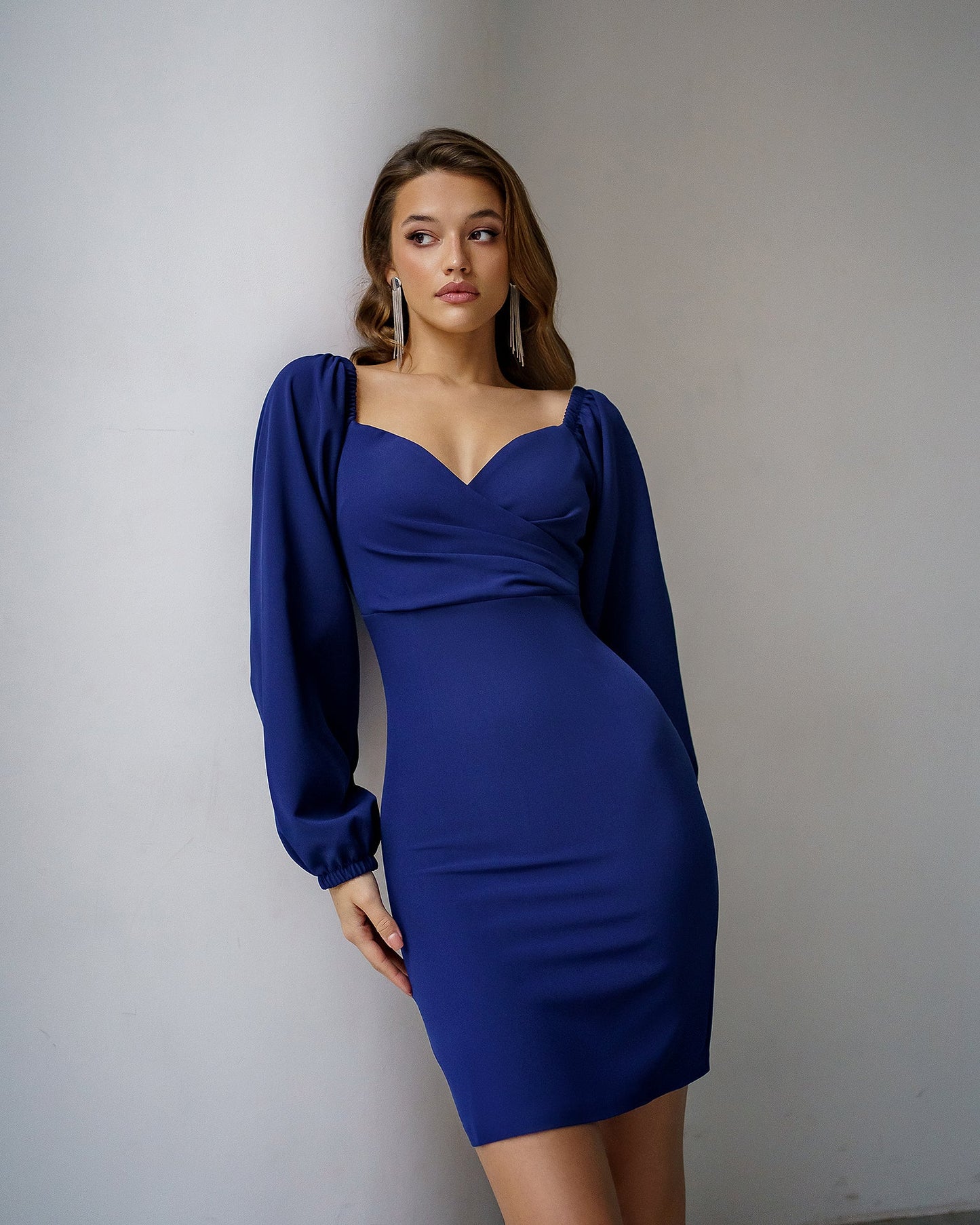 Blue mini dress with voluminous sleeves 